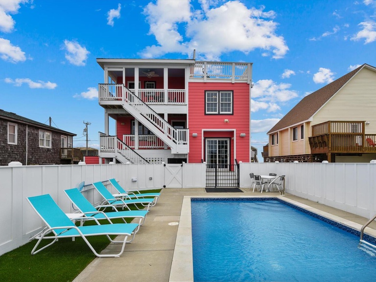 Featured Property 002 | The Painted Lady