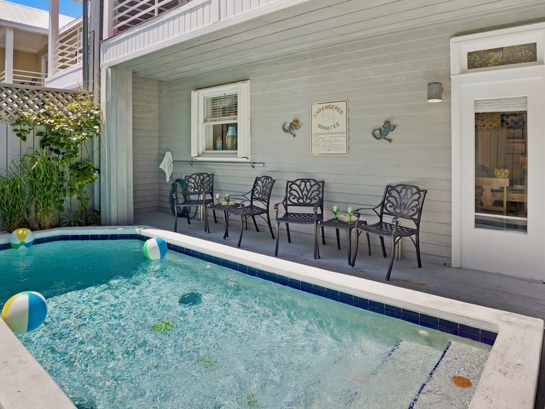 AMERICANA TROPICALE @ OLD TOWN Home and Pool by Duval + LAST KEY SERVICES...: vacation rental in Key West, Key West and Florida Keys