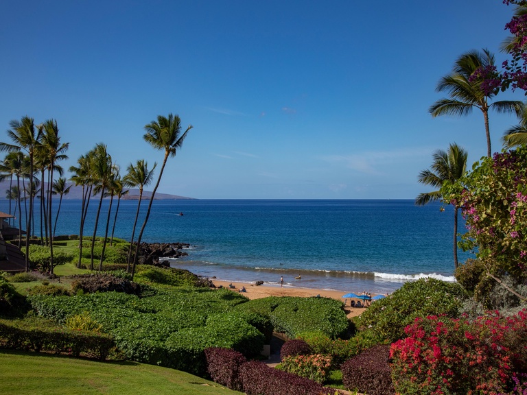 Makena Surf A204 Beachfront Resort