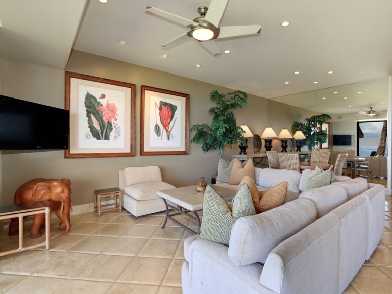 Makena Surf E102 Beachfront Resort 2