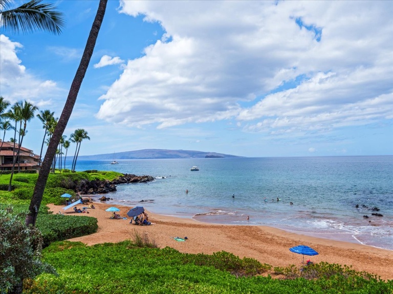 Makena Surf B201 Beachfront Resort 2