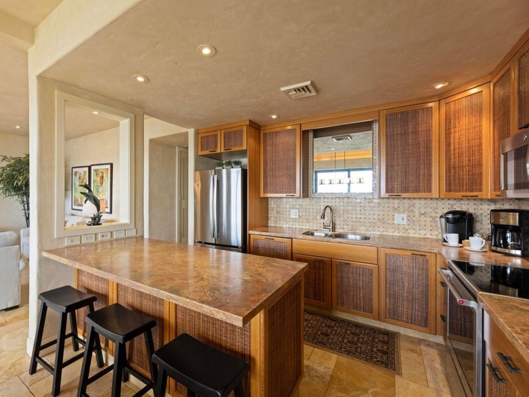 Makena Surf F208 Beachfront Resort 3