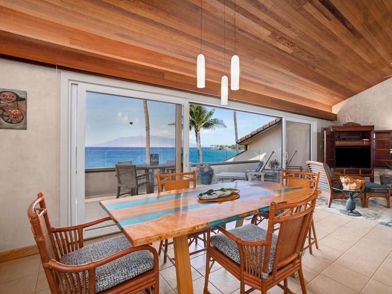 Makena Surf F305 Beachfront Resort 2