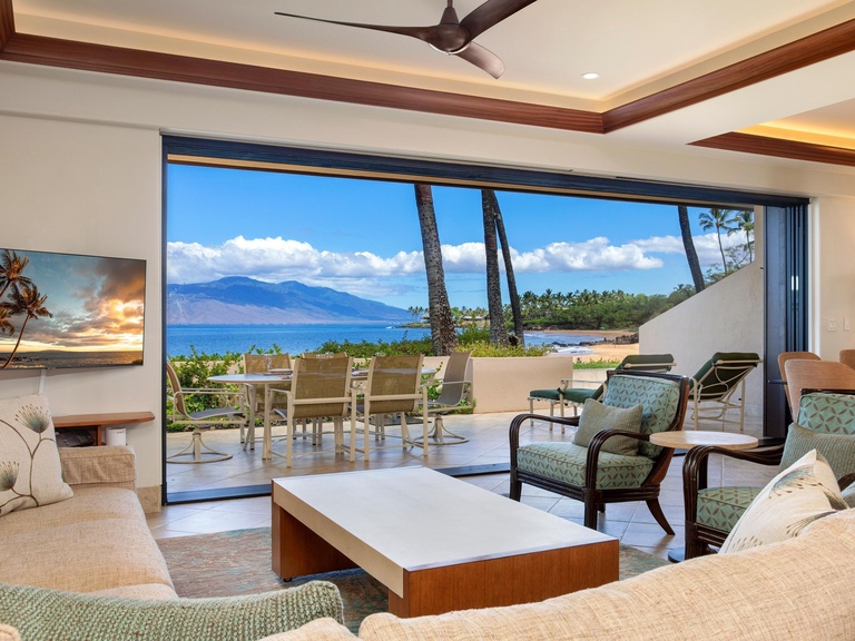 Makena Surf E103 Beachfront Resort
