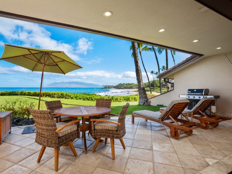 Makena Surf E102 Beachfront Resort