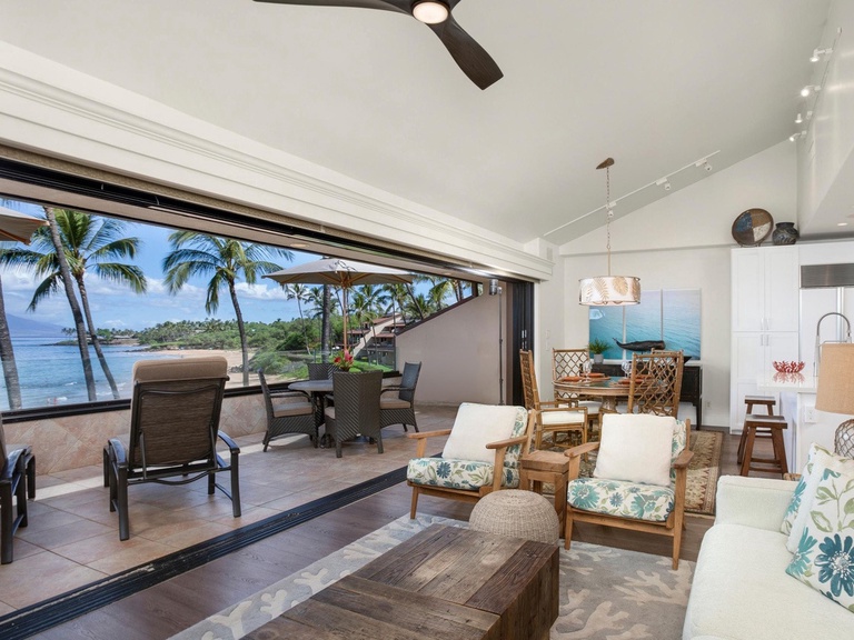 Makena Surf E302 Beachfront Resort 2
