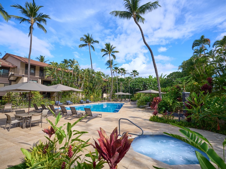 Makena Surf B106 Beachfront Resort 3