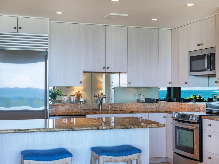 Makena Surf F112 Beachfront Resort 3