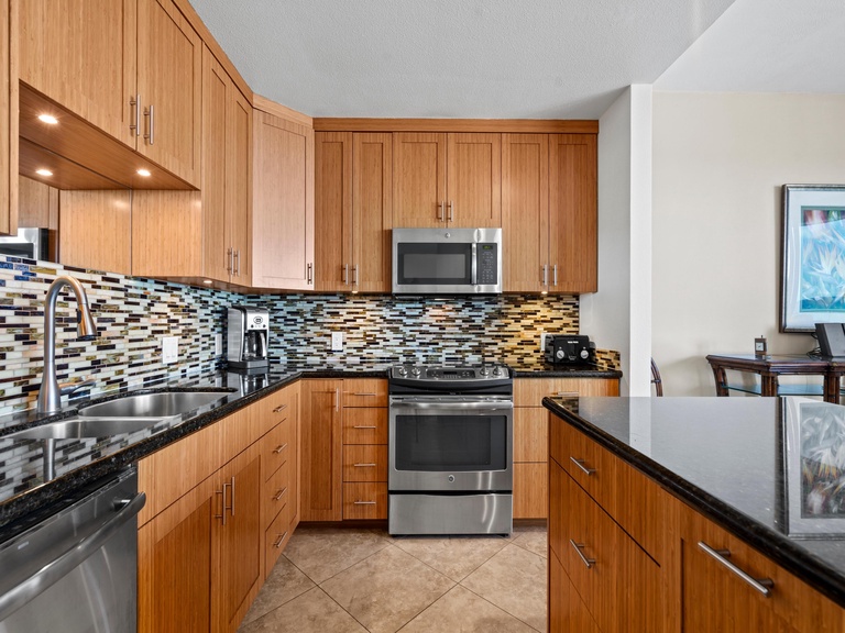 Makena Surf G202 Beachfront Resort 3