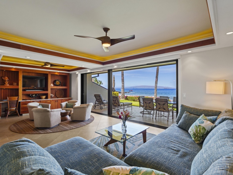 Makena Surf B106 Beachfront Resort