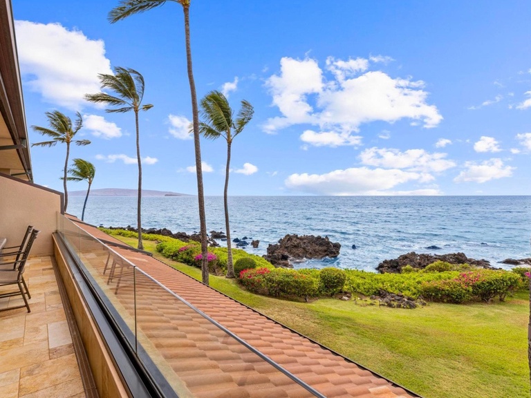 Makena Surf F208 Beachfront Resort