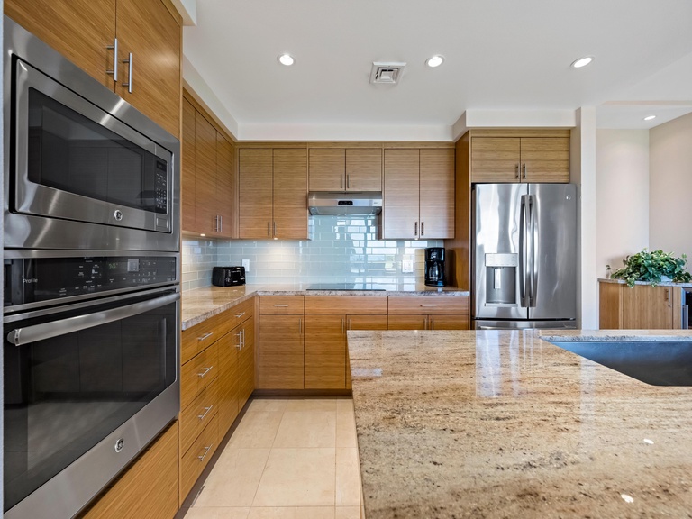 Makena Surf F109 Beachfront Resort 3