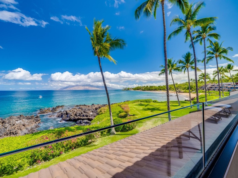 Makena Surf F206 Beachfront Resort 2