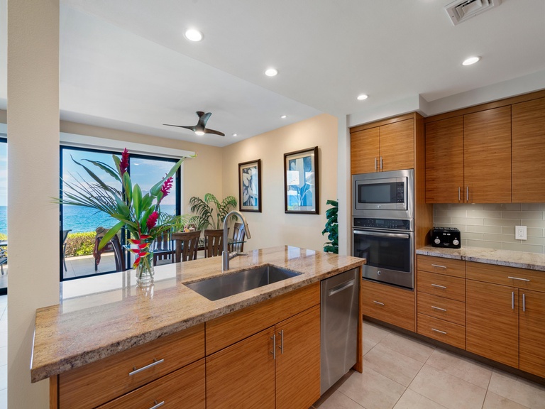 Makena Surf F111 Beachfront Resort 2