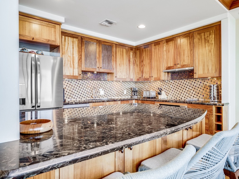 Makena Surf B204 Beachfront Resort 3