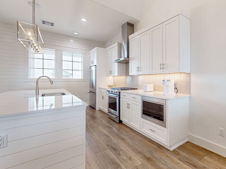 252 Sunrise Avenue 2