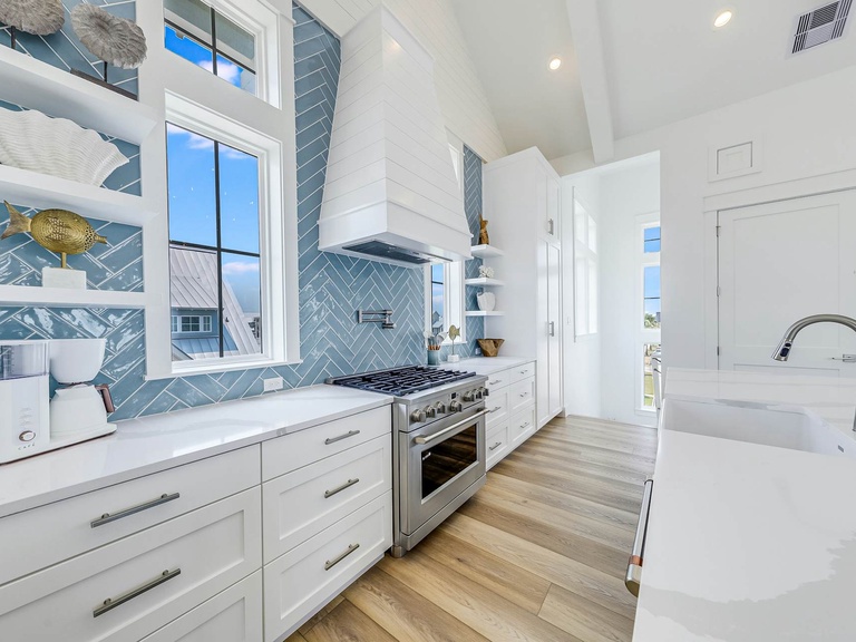 161 Sunrise Avenue 2