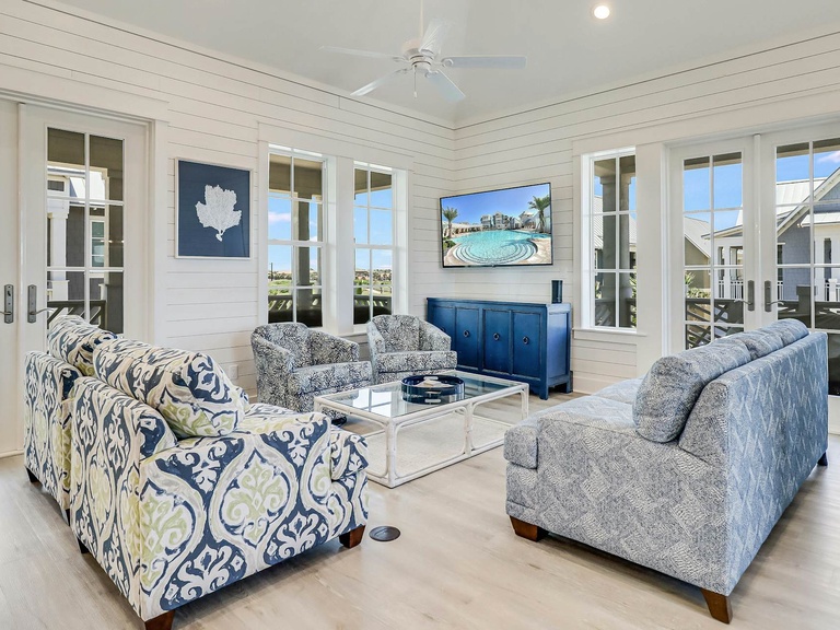 236 Sunset Avenue Photo