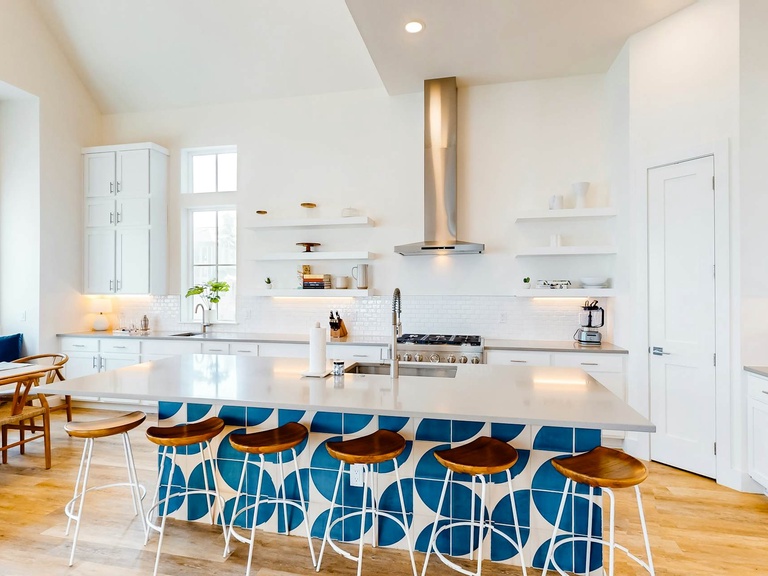 173 Sunrise Avenue 2