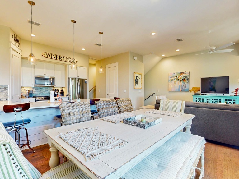 160 Sunset Avenue Photo