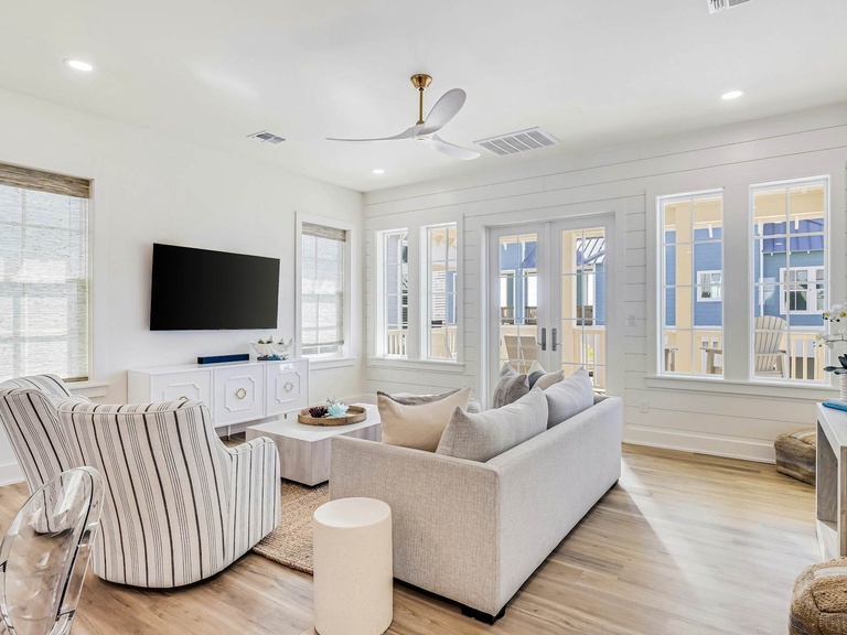 220 Sunrise Avenue 2