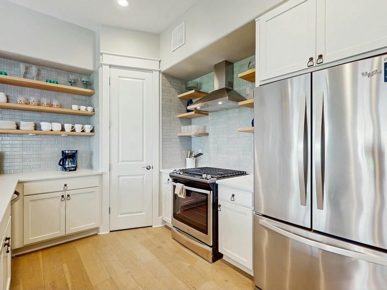 164 Sunset Avenue 2
