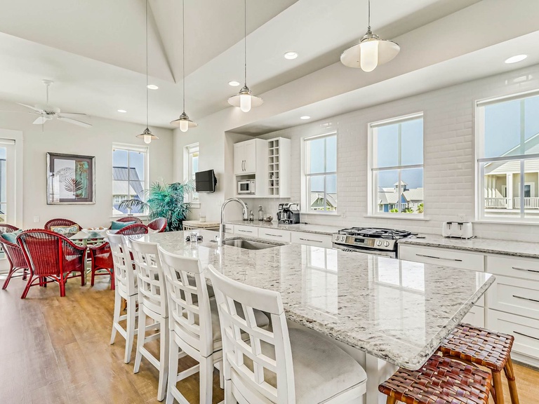 161 Sunset Avenue Photo
