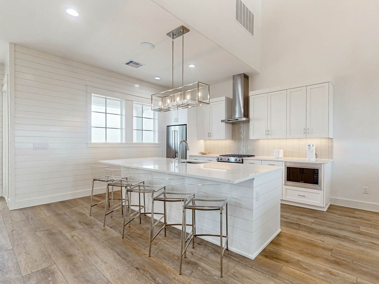 222 Sunrise Avenue 3
