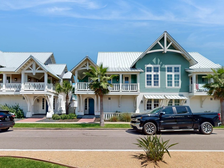 193 Sunset Avenue Photo