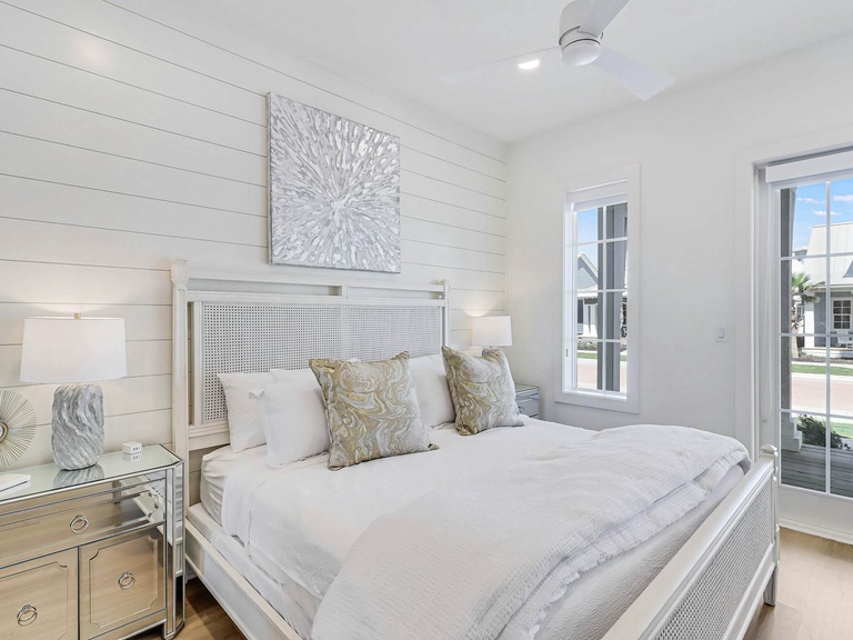 226 Sunrise Avenue 3