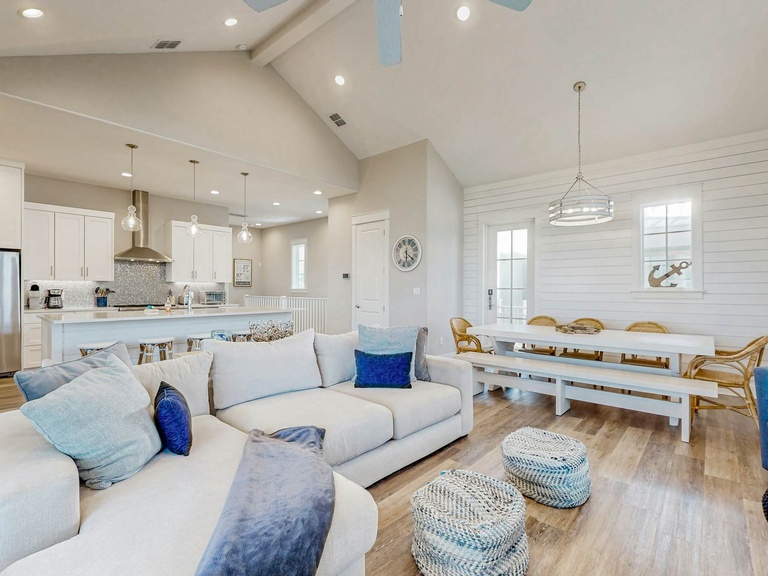 100 Peppervine Lane Photo