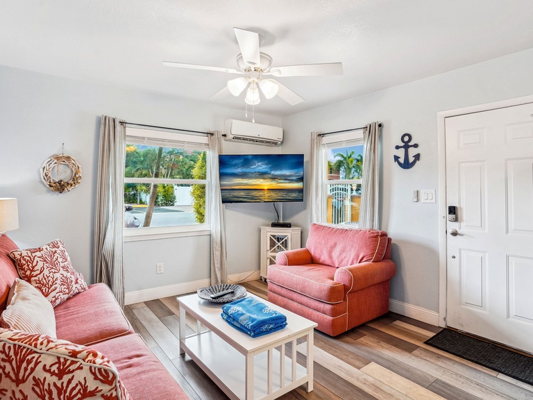 Upham Beach Inn 12 1BR Suite