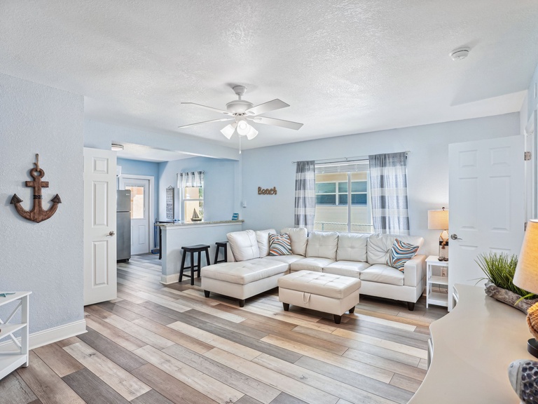 Upham Beach Inn 6 2BR Suite