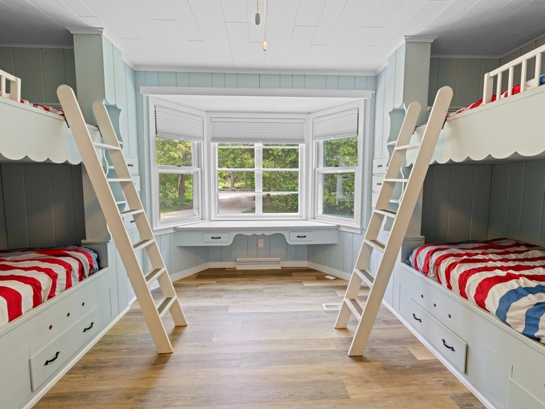 Bedroom on the first floor sleeps 4