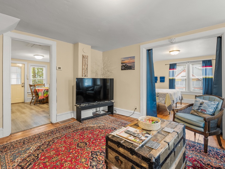 Living room has Smart TV