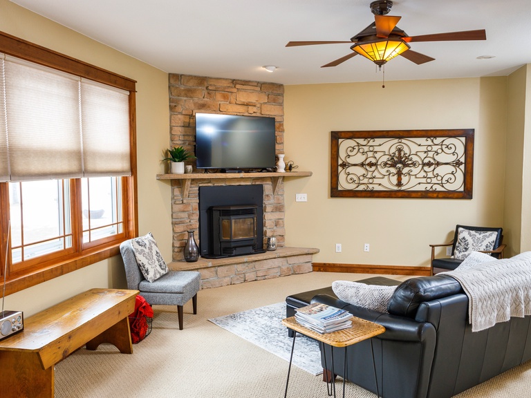 Relax & watch cable TV, or log into your streaming services & enjoy your favorite shows