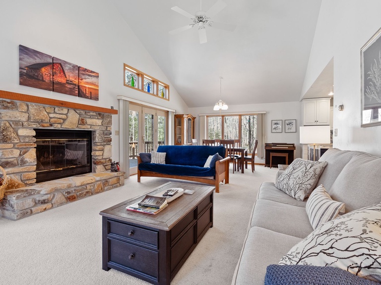 Open concept perfect to gather and relax!