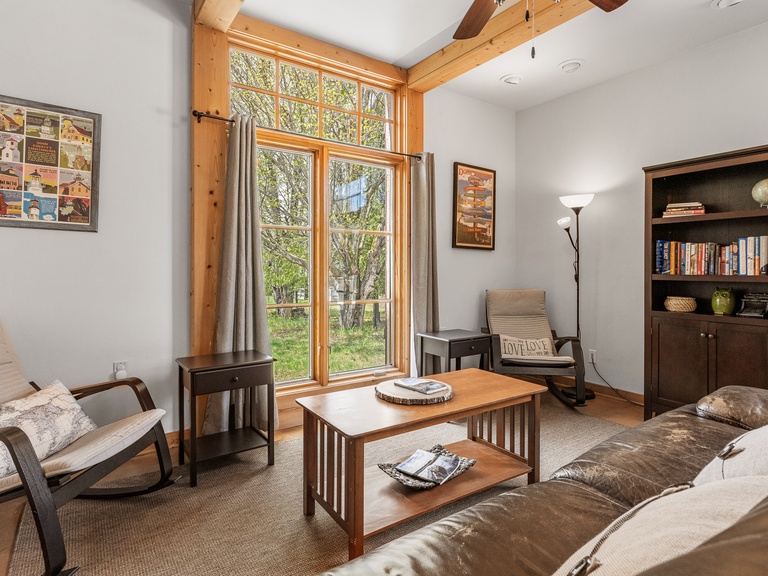 2,400 sq feet in this three story home