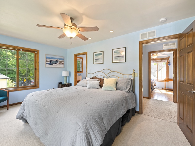 Bedroom 1 (upper level) include a King bed and an attached full bathroom