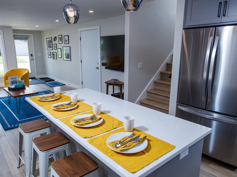 Gold Getaway (2014) | Photo 1