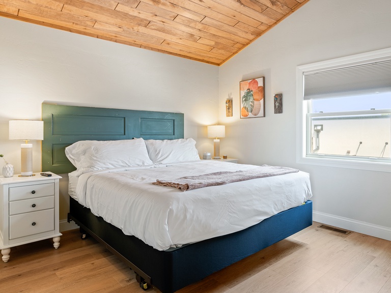 King size bed in the bedroom