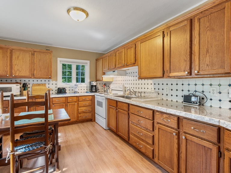 Fully-stocked kitchen enables guest to feel like they are at home