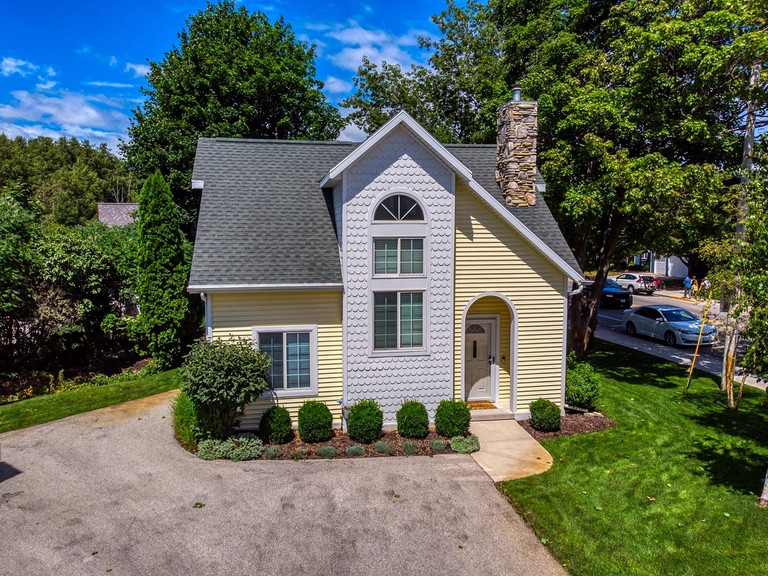 Welcome To Yellow Birch Cottage!