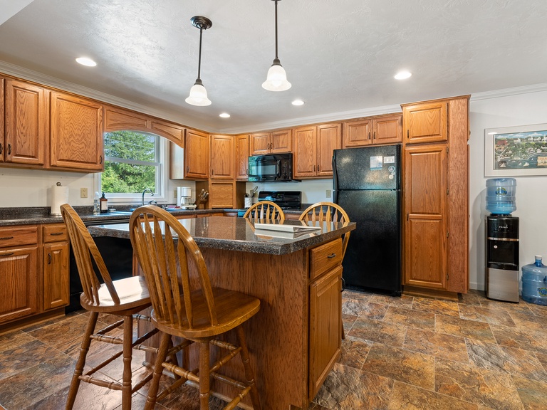 Fully stocked kitchen with all the standards of home