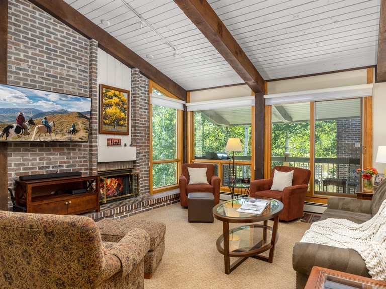 Top of the Village - Leaf 303