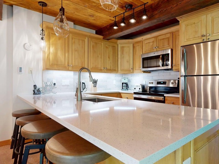 Top of the Village - Summit 208 2