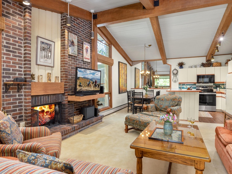 Top of the Village - Leaf 603 2