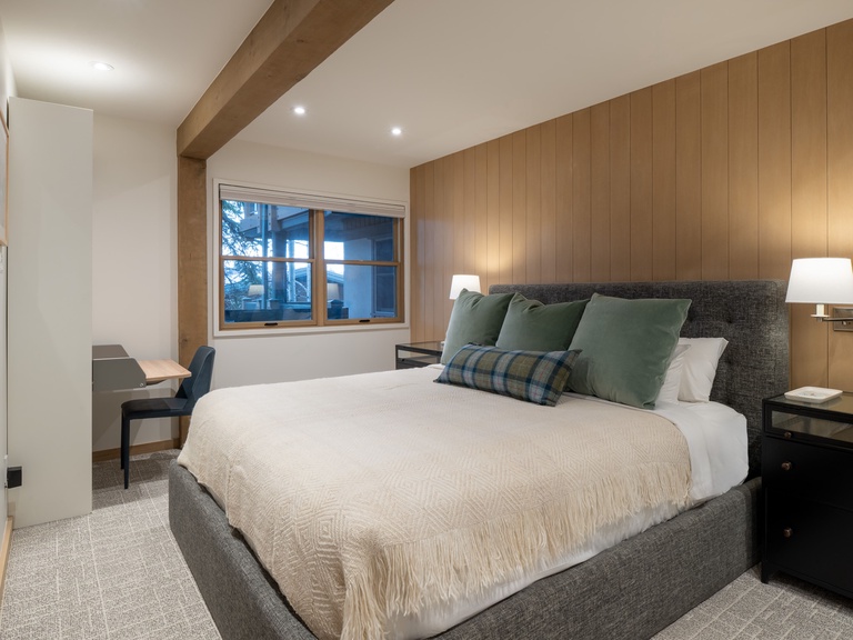 Top of the Village - Leaf 702 3