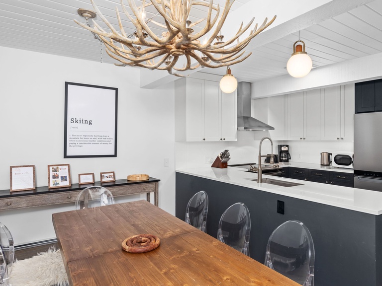 Top of the Village - Leaf 601 3