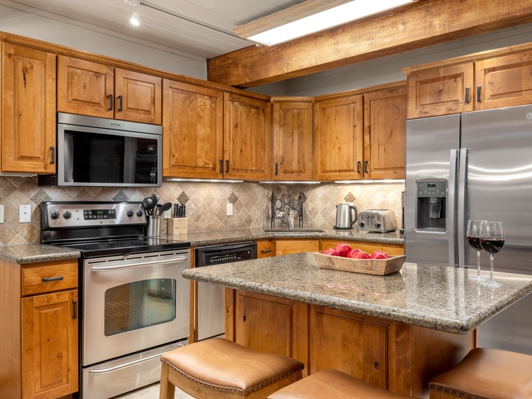 Top of the Village - Summit 105 2